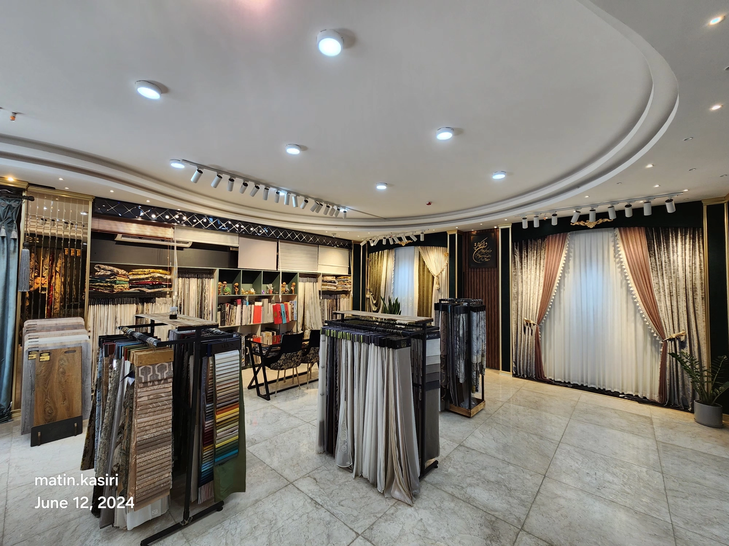 طراحی مینیمال گالری اسپرلوس