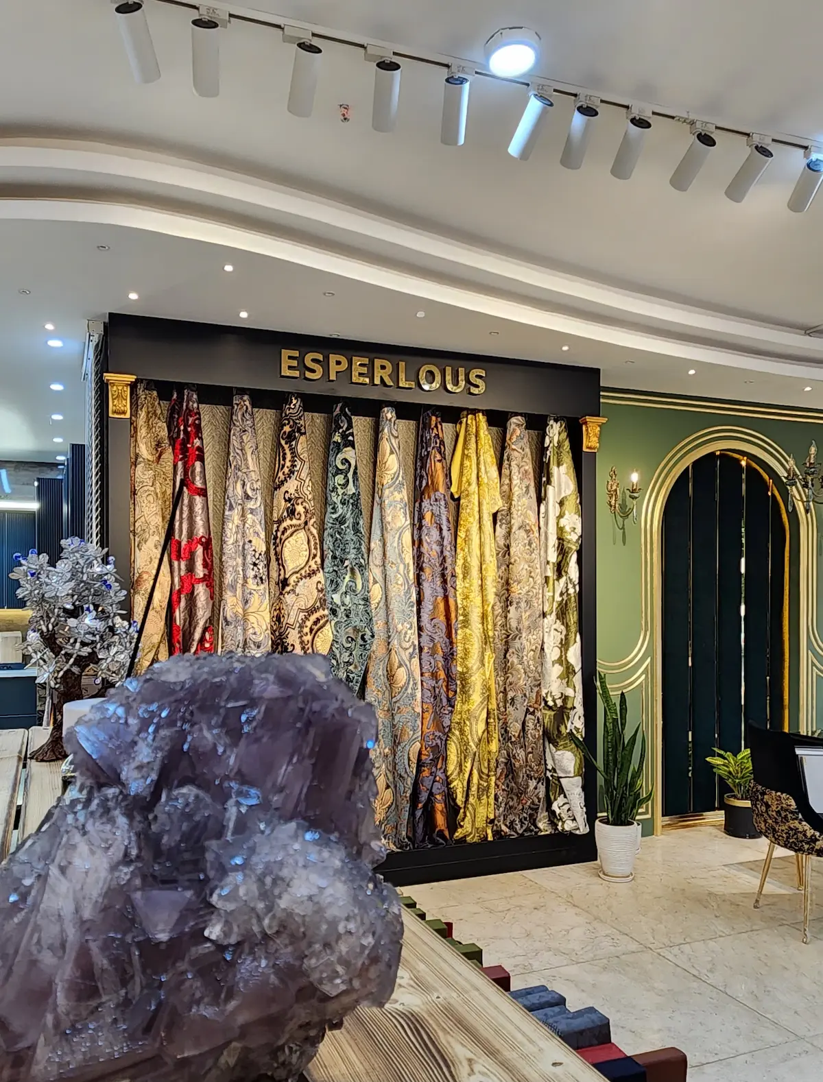 درباره اسپرلوس یک